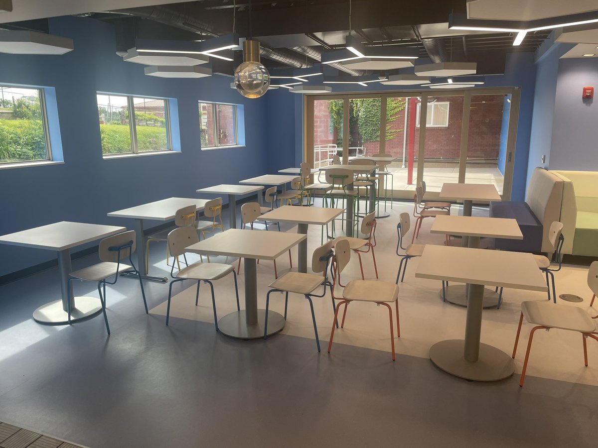 BestoftheBatch's tweet image. Love at first sight 🤩💕 

Since it’s Friday we decided to give yinz a glimpse of our new cafeteria space 🥪🥗 

Have a great weekend ☺️ and we can’t wait to see all of the kiddos on Monday, STAY TUNED 😎

#cafeteria #campbatch #sneakpeak #staytuned #summer #explore #nonprofit