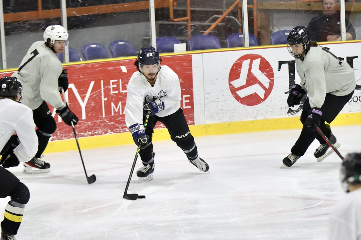El_Paso_Rhinos's tweet photo. That’s another win for White! #RhinoDevelopmentCamp https://t.co/hTl1J4x7mo