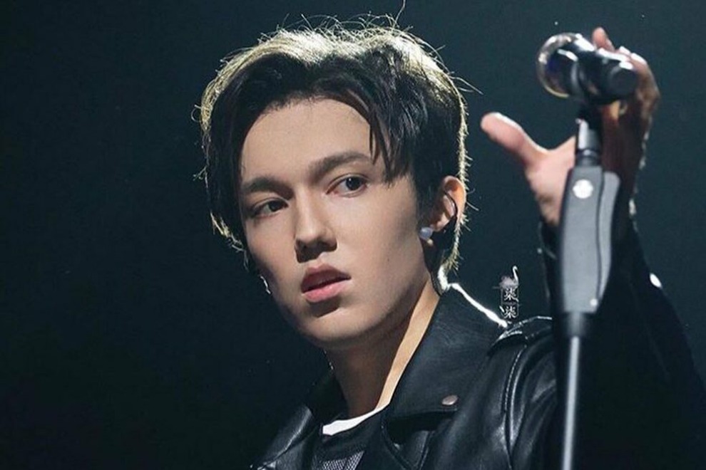 CeceliStesa's tweet photo. Люблю слушать песни Димаша ,
перед сном  как всегда .
@dimash_official 
#DimashQudaibergen 
#Dimash_Okay 
#BeWithMe 
#FlyAway https://t.co/x3fE01C8KG