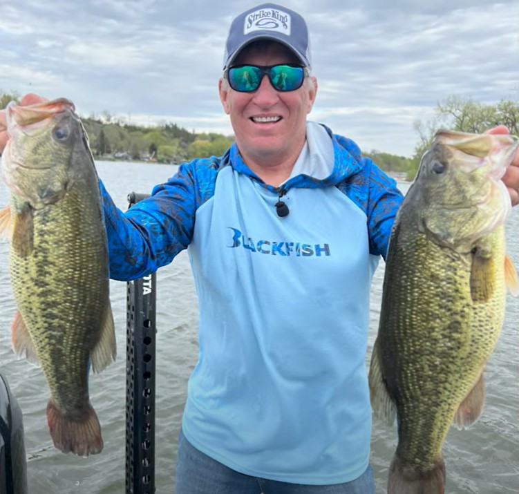 ExploreAlexMN's tweet photo. TV host Mike Frisch details how a square bill crankbait can be fished to catch largemouth bass right now in this week's Quick Tip video! https://t.co/Wx8wMji7At #ExploreAlex #Fishingthemidwest https://t.co/6fs9eXB3gL