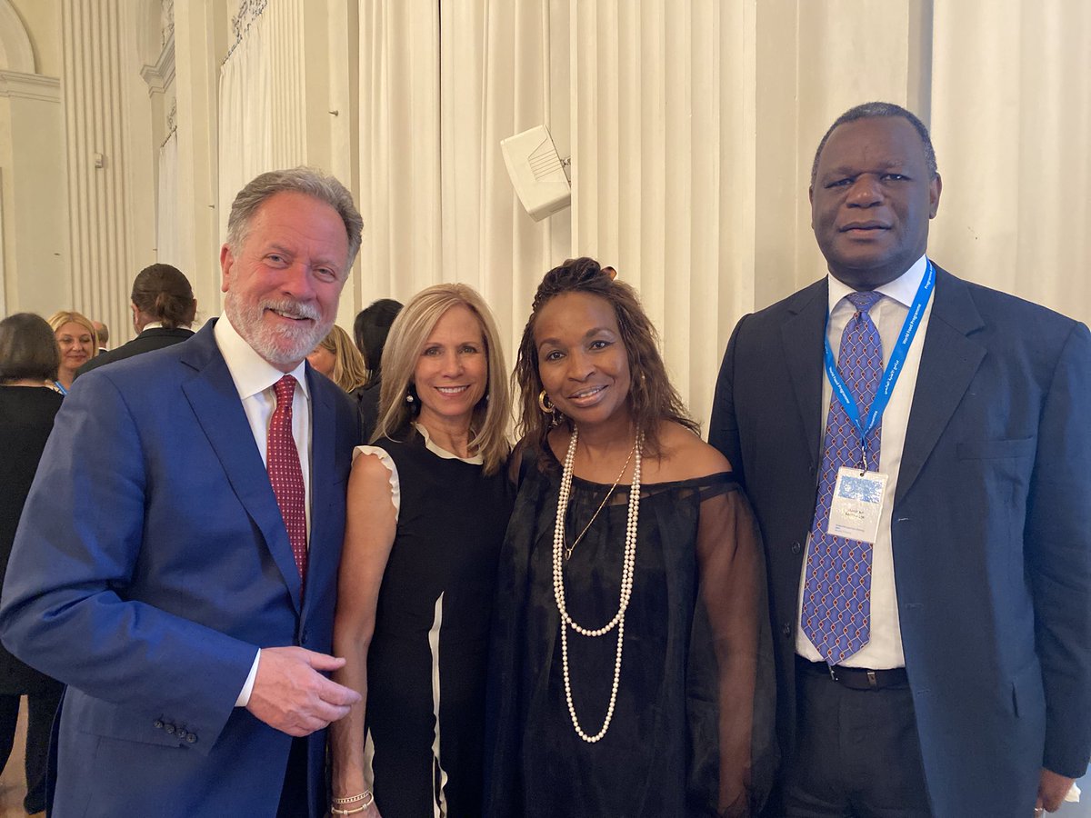 WanjaKaaria's tweet photo. 1. 25 years years with @WFP ‼️

Honored to receive my gold pin from @WFP Executive Director Mr David Beasley. ….and….. https://t.co/mqBfv3ZUY5