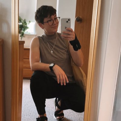 izzymaedia's tweet photo. #NewProfilePic https://t.co/7Go2IqWGsz