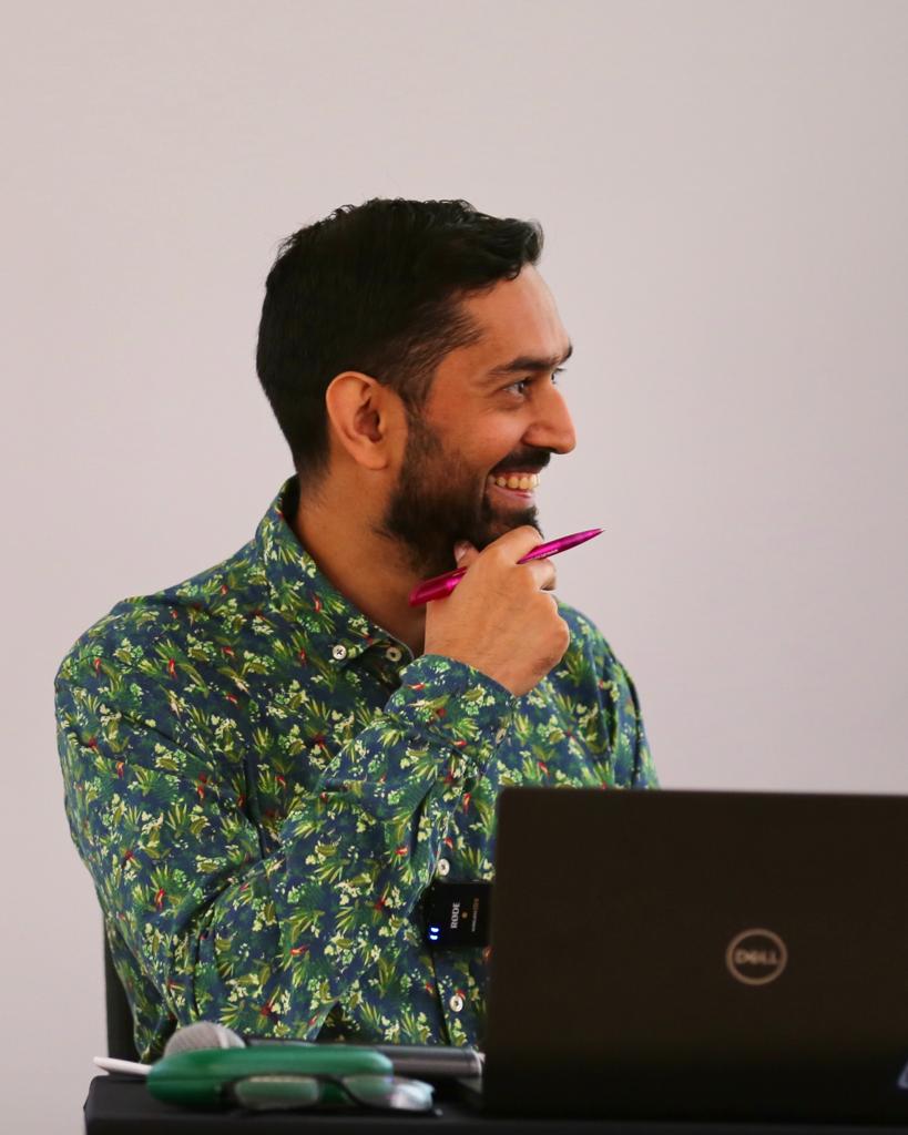 girlymicro's tweet photo. Can't say thank u enough to @ADSMicro for everything he pulled out the bag at #HCSEd22 today
Poor @aartimakan couldn't chair & Ant stepped in last minute, rocked it & kept smiling whilst dealing with us turning up late with all the stuff due to a travel disaster
@RHPL_UK pic https://t.co/O3bPeQqTuq