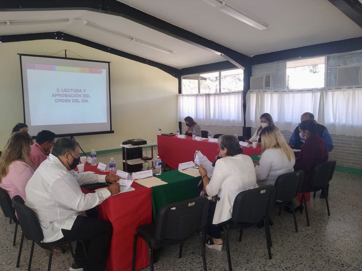 CristinaSanCol1's tweet photo. Hoy se realizó el segundo #Comité de #Vinculación del @EdayoOtu dónde @laubravo79 me apoyó #Proponiendo.

¡Seguimos #CumpliendoDe♥️ para #Construir una #Educación de #Calidad! https://t.co/YAOgaYgyjs