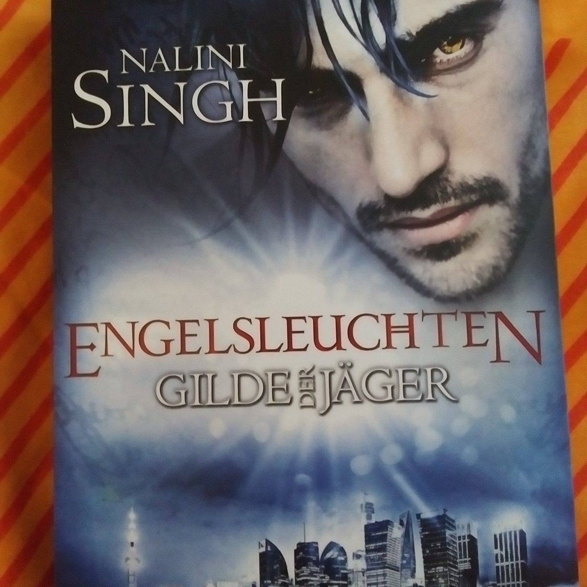 miss_alexschenk's tweet photo. I waited for this story since I got my hands on the first Guild Hunter novel. And, oh boy, was it worth the 10 years! I loved it from the first page till the last one. Thank you so much @NaliniSingh! I'm curious what's next...
#GuildHunter #sparklebell https://t.co/YG2AtuKgb1