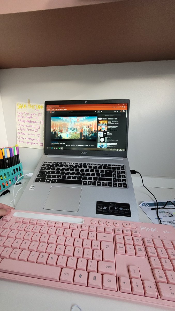 studygyubi's tweet image. setup pra estudar prontinho😭🫶🏻