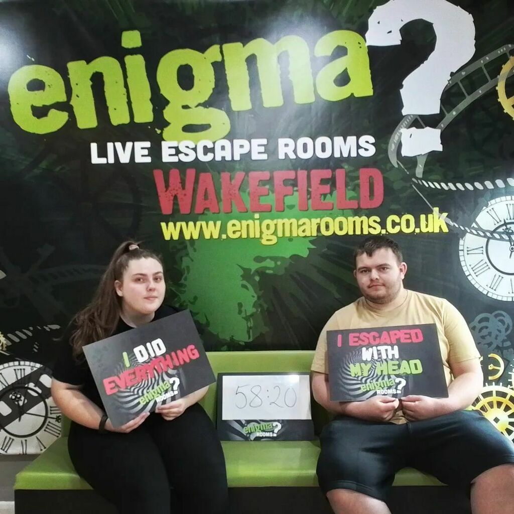 enigmaroomswake's tweet photo. Returning to us, this pair took a tumble down the rabbit 🐇 hole 🕳 to Wonderland and raced to escape the Red Queen 👸 ♥️ it was close but they returned to reality with their heads still on their shoulders #wonderfulwakey #wonderland https://t.co/sJU5D1KOL2