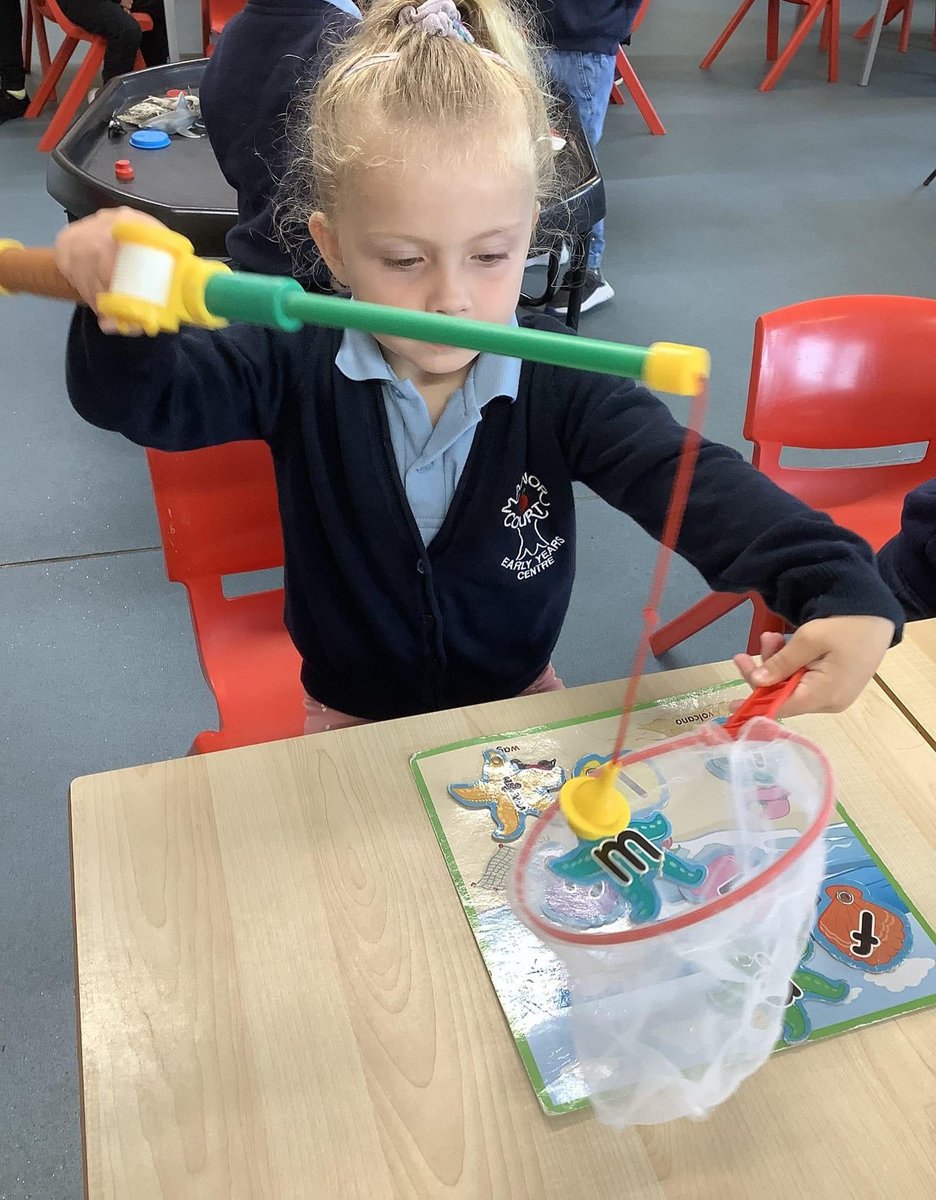 ManorCourtEYC's tweet photo. Wednesday was World Ocean Day.🐳🐋 So this week we have been looking at different ocean animals, where they live and how we can protect them.🦭🐠🦈🐙🦀. https://t.co/uUntpWQ8xt