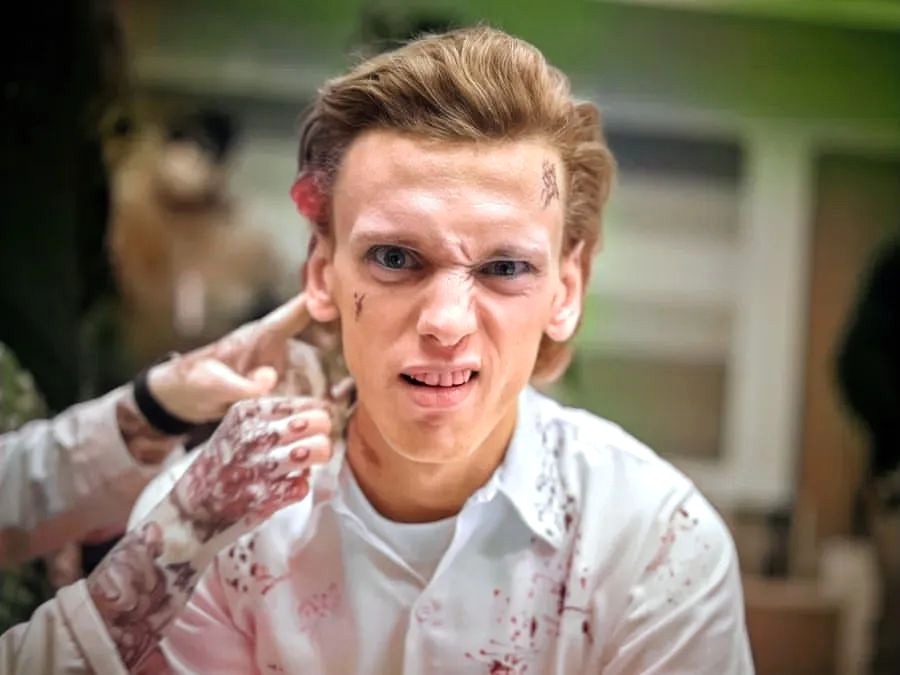 StrangerNews11's tweet photo. "I watch #StrangerThings for its complex and interesting plot"

The Plot: https://t.co/JqFmwT1bRm