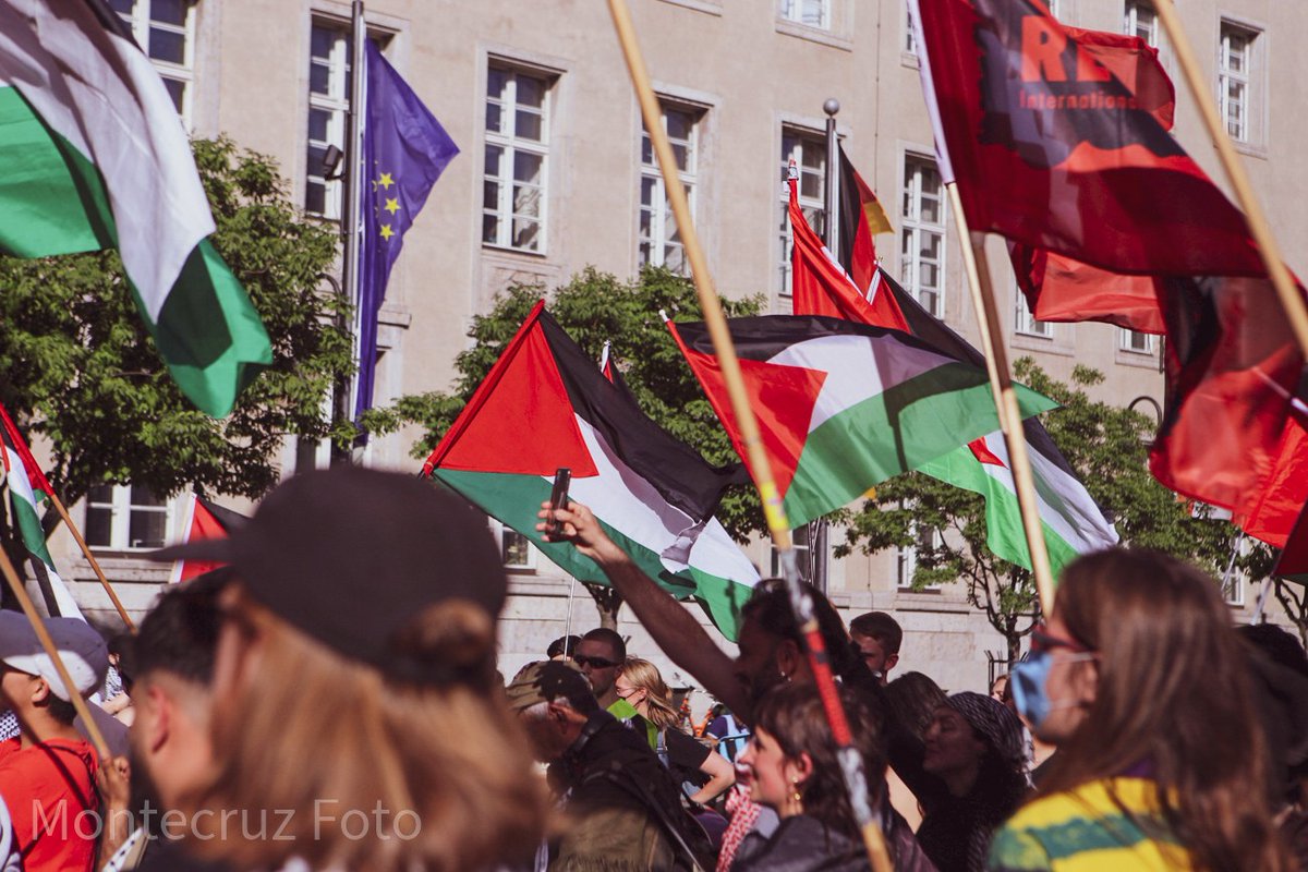 Montecruzfoto's tweet photo. Palestine solidarity meeting at Rathaus Neukölln today in Berlin.

#naksatag #freepalestine #b1006 #naksaday https://t.co/UFRMxZx3ww