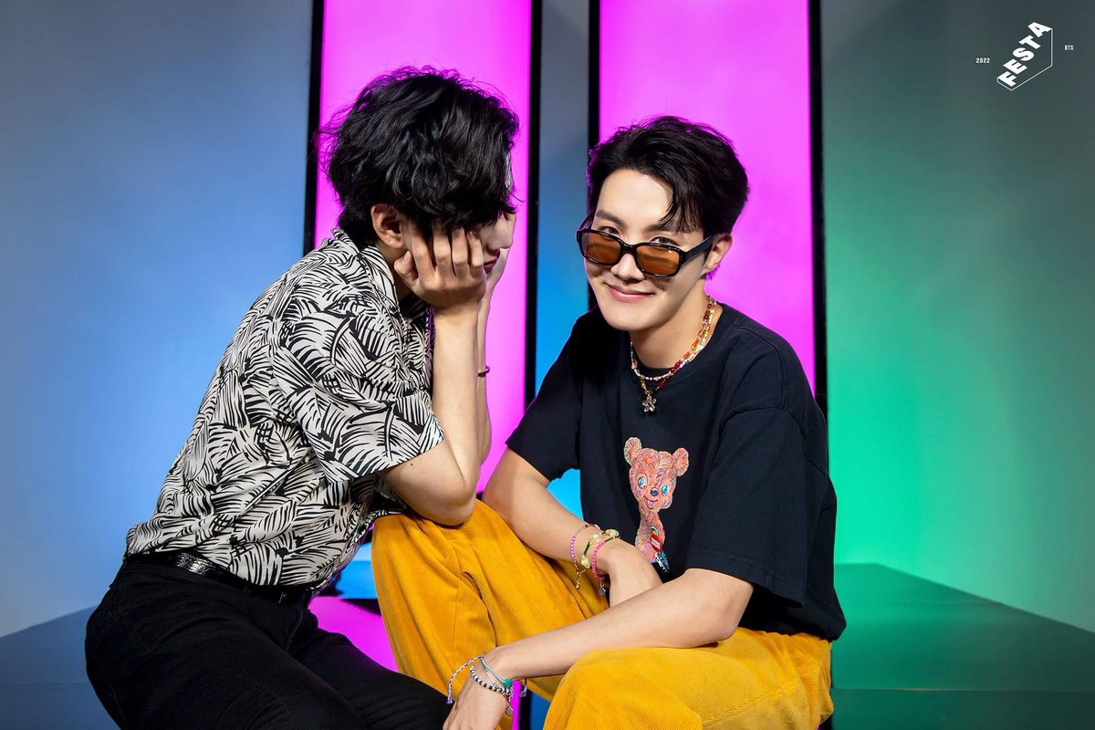 ichum_official's tweet photo. ちょいとお顔を見せておくれよテヒョンさん？ https://t.co/JsauS5ykBN