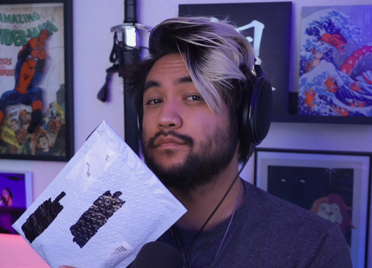 Wait... What's Kappa got? 

It's FWRD's first ever unboxing (unpacking) stream!!! Join us at 5p PST to see what is inside and hang out!