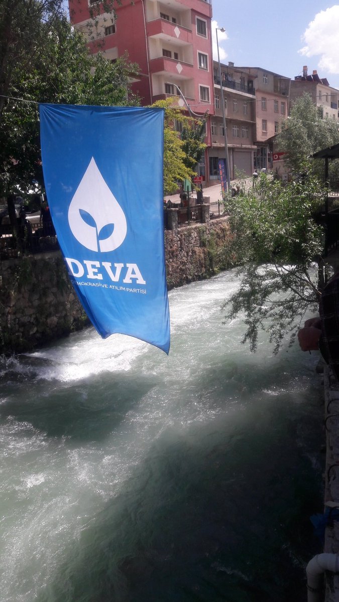 DevaMuradiye's tweet photo. Muradiye ilçe başkanımız @SultanBilici5 , DEVA PARTİSİ il başkanımız, tüm ilçe başkanlarımız ve heyetleri ile birlikte Bahçesaray ilçemizde bir araya geldik, esnaf ziyaretlerimizde bulunduk,dertlerini dinledik,taleplerini aldık @erdincpeker1 @afetkusman @AdemYIT65 @Boran91509611 https://t.co/RgpGzIFgPR