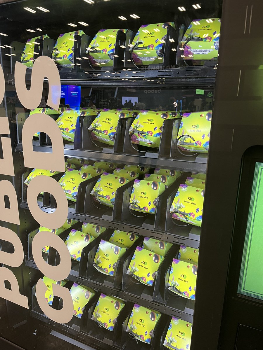 drad_82's tweet photo. Iโm so excited to be at @consensus2022 one of the biggest #crypto events of the year!
Swing by our @stakefish & @f2pool ๐ booth #307 if youโre around.
And donโt miss our vending machines around the event. Tweet ๐ฆ to win awesome prizes ๐
#blockchain #pospow https://t.co/LehWlB4Rr1