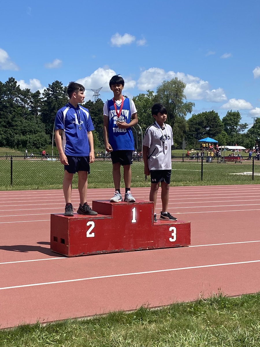 connie_rizzo's tweet photo. Congratulations to all our OLA Tigers for participating in Track and Field Regionals! Your coaches are very proud of you! @HeyItsMsA_ @OLAssumpTCDSB @campbes03 https://t.co/rvJoRezOuI
