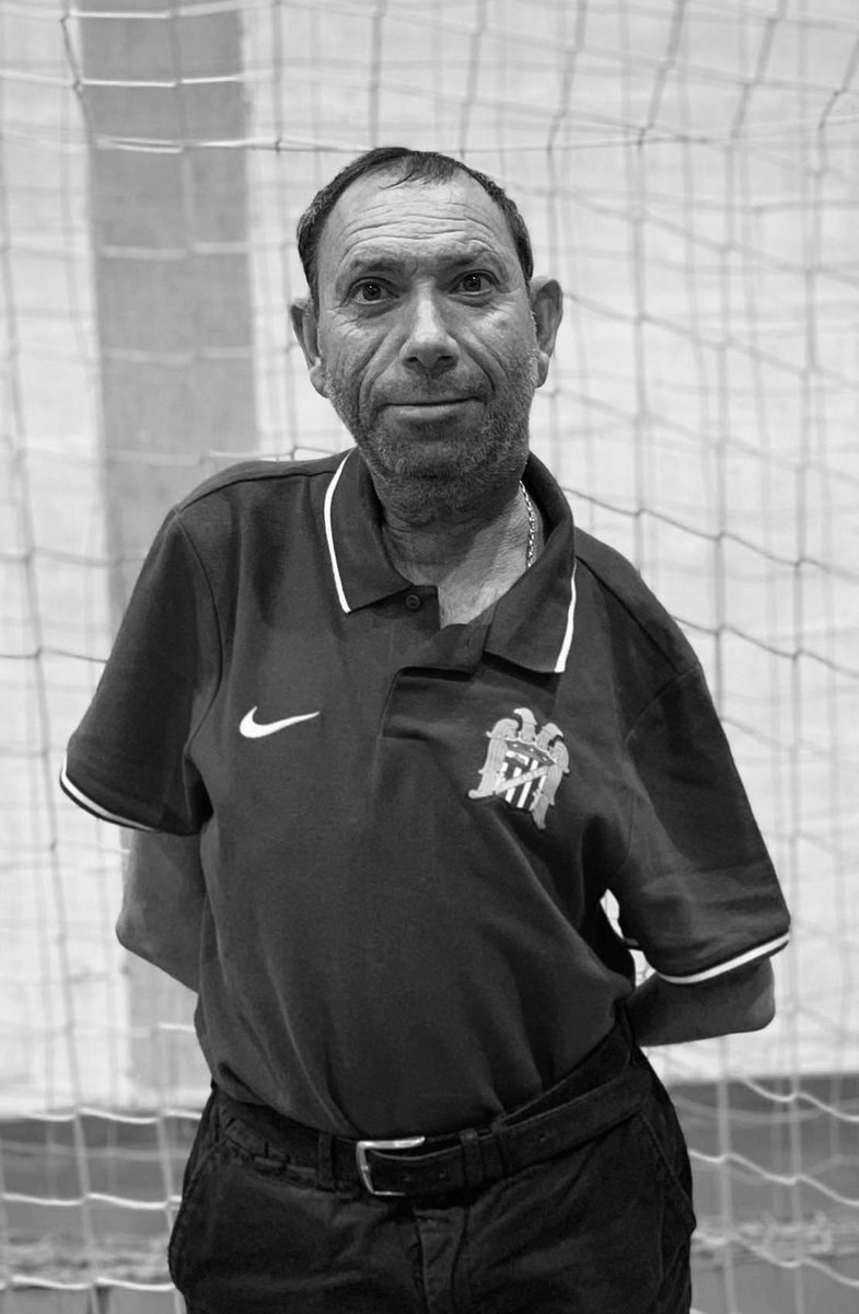aguilas_fc's tweet photo. Hoy recibíamos una triste noticia, nos dejaba nuestro encargado de material de nuestra sección de fútbol sala estas últimas temporadas, Paco Ángel (Koki).

Desde el club mandamos un fuerte abrazo y muchos ánimos a la familia y amigos.
D.E.P. https://t.co/JBy5h3yYZM