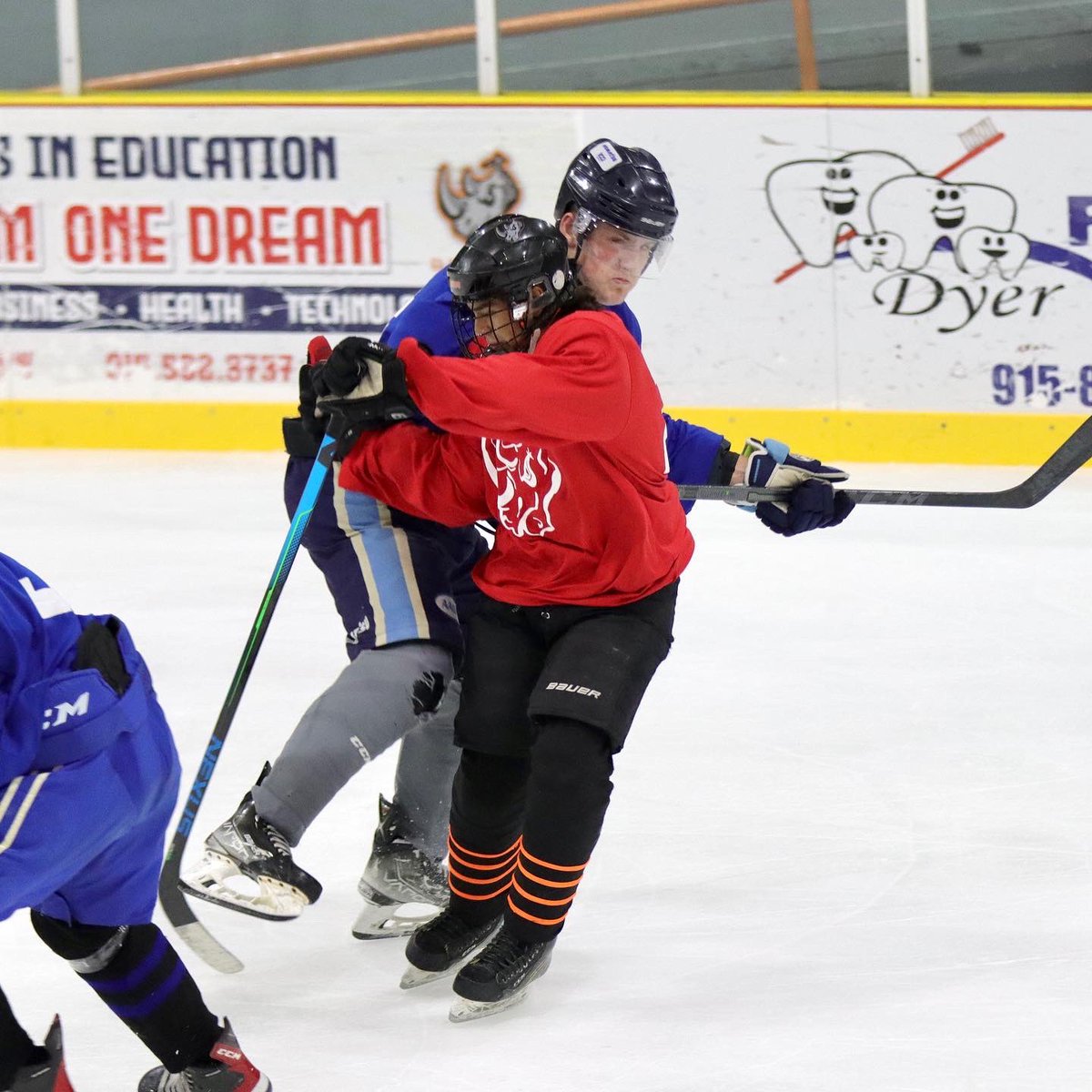 El_Paso_Rhinos's tweet photo. Blue and Red tie at 3 to finish up the morning games! We’ll soon be headed into the final three games of the day! 🏒 #RhinoDevelopmentCamp https://t.co/xSBF3rkkjx