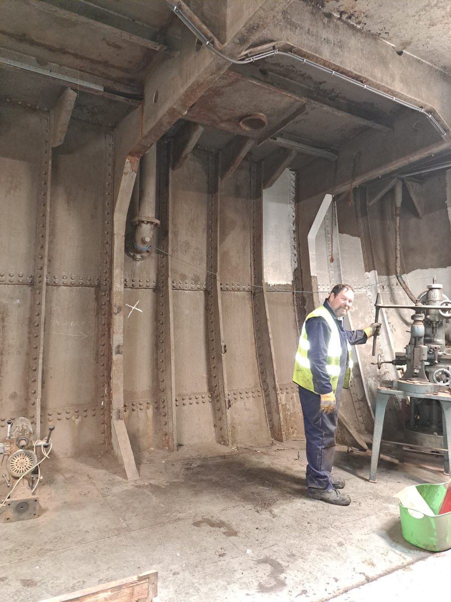 Shieldhall's tweet photo. It’s been three whole days since we arrived here in Falmouth and where has all that time gone? Today's BLOG is now ready to view! Click on the link below to view todays activity.👇
https://t.co/EgwkAN2Le4
#shieldhall #falmouthcornwall #falmouth #drydock2022 #drydocks #drydock https://t.co/Ybt42RhpcR