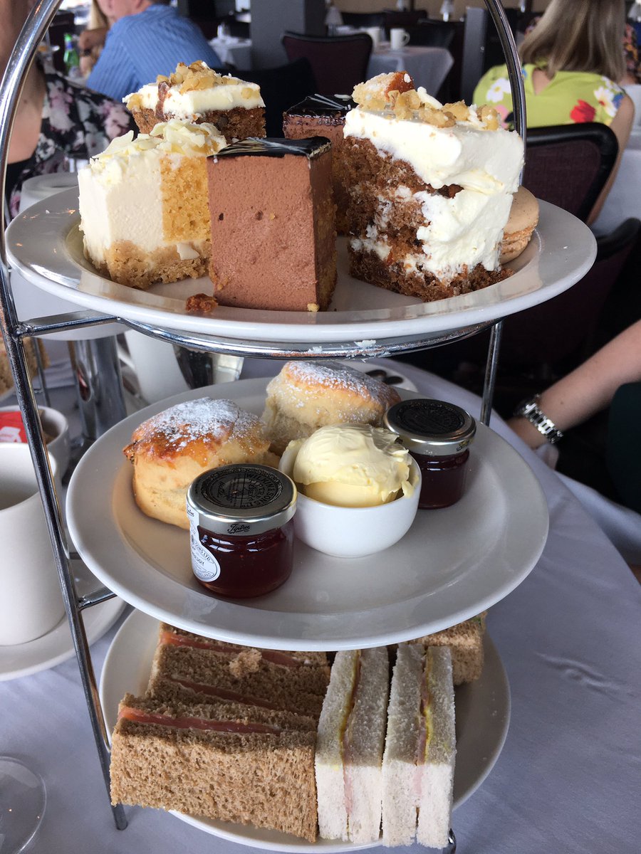 Juliew110's tweet photo. Lovely afternoon tea at #marcopierrewhites #Birmingham2022 with #mum #sister and #sisinlaw thanks to all the kids for treating us #MothersDay 🥰🥰🥰🥰 https://t.co/YUgOBg2s2U