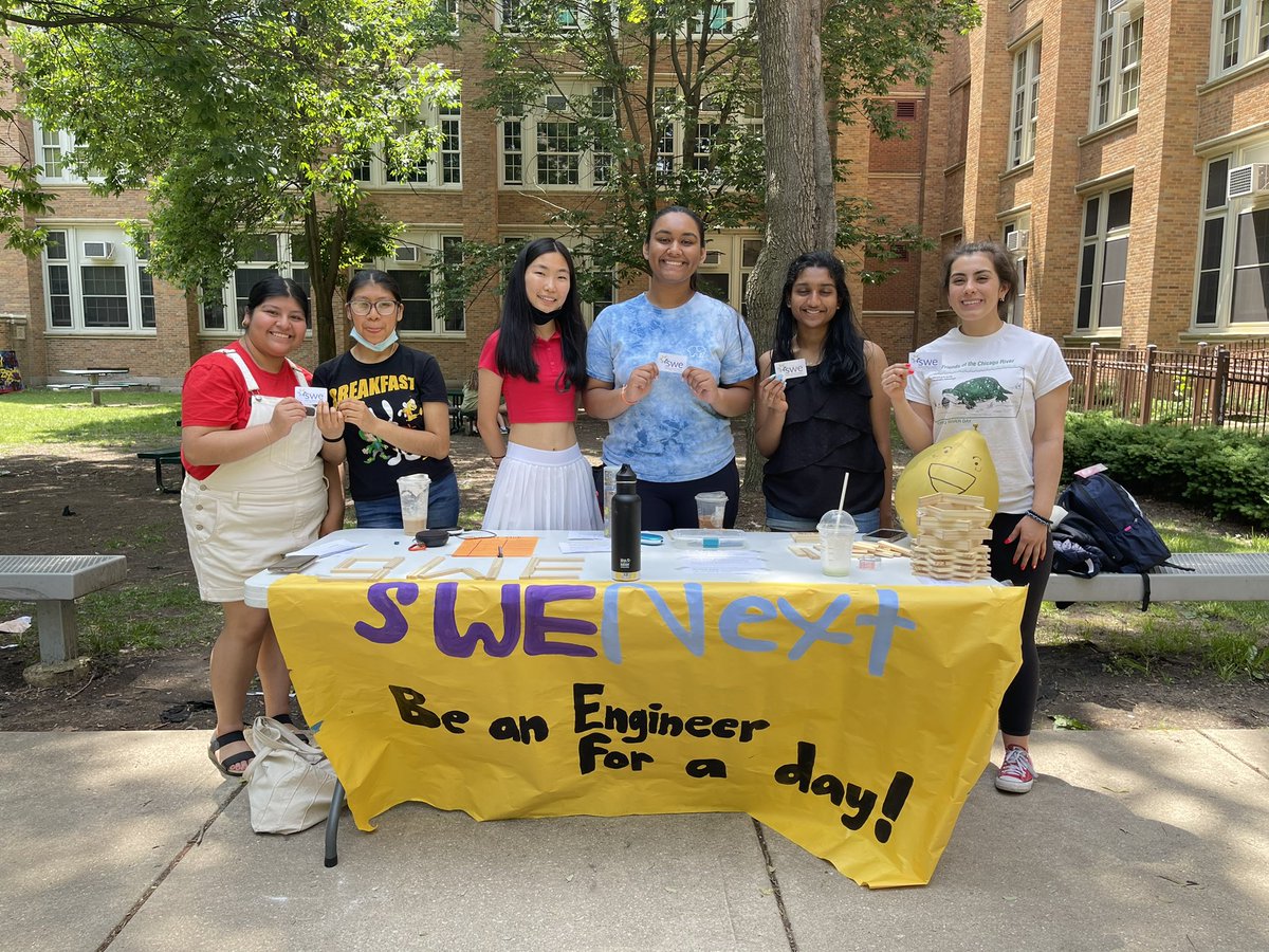 _iurbina_'s tweet photo. @VonSteubenMSC’s SWENext club hosted a #STEM Fest where peers learned about #engineering, launched rockets, and built their own structures during lunch periods. We are so proud of our future engineers! @SWEtalk @bri_huang @MrMendezTeach @network14cps https://t.co/b3BoJJ2uOc