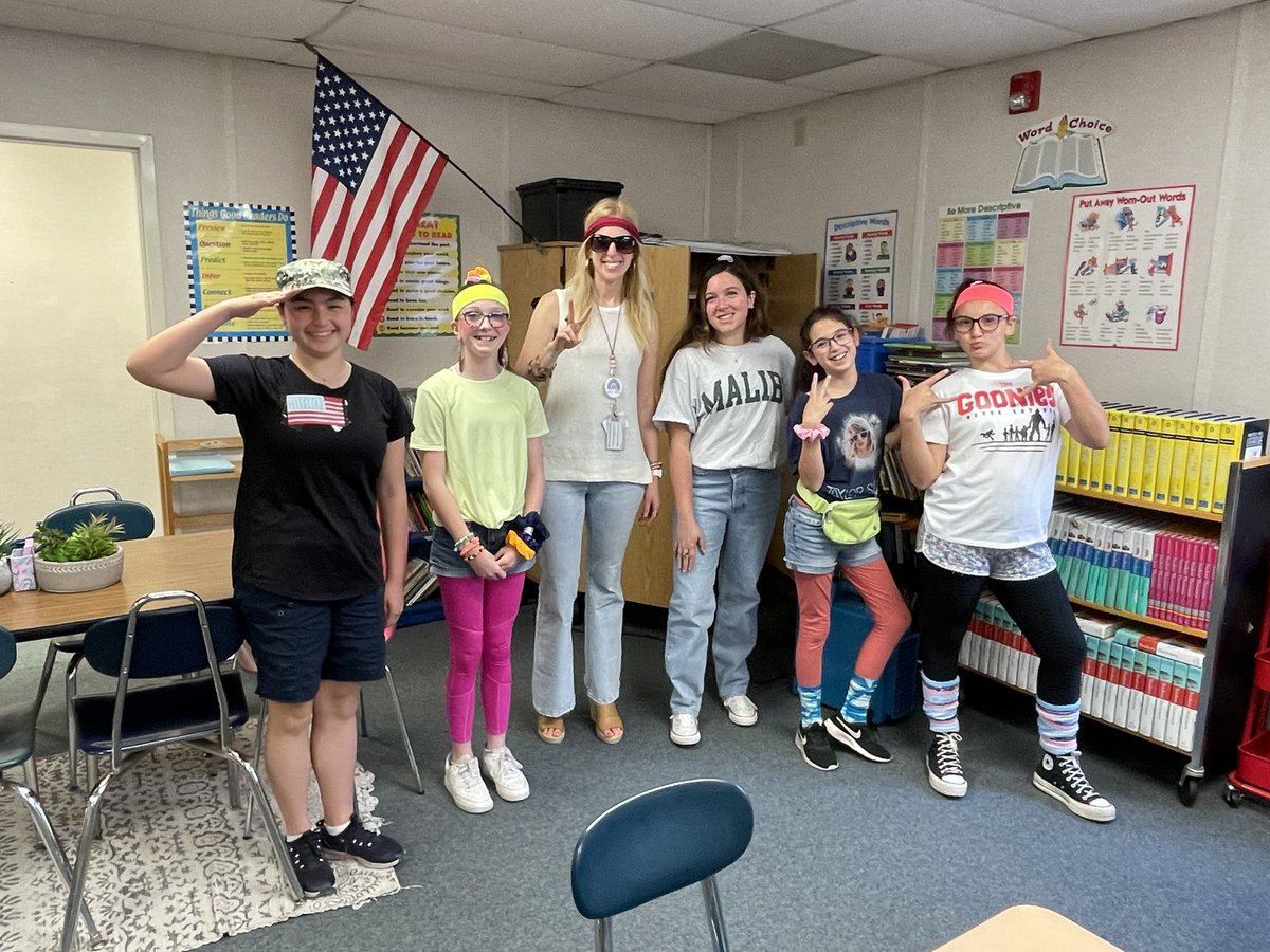 MrsThomasonCMS's tweet photo. Decade Day! https://t.co/KRc9P7I8u6