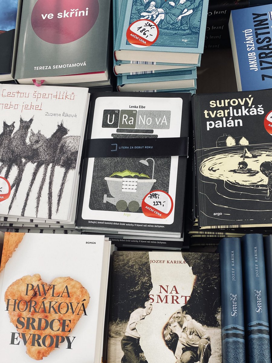 Lenka_eLBe's tweet photo. Uranova ve vybrané společnosti na stánku @MojeArgo na veletrhu @svetknihypraha.📚🖤
#uranova #magnesialitera #svetknihy https://t.co/pyFqrXz6lg