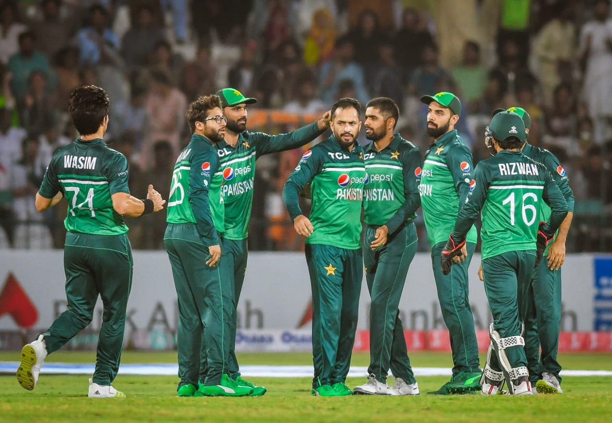 babarazam258's tweet photo. Series = WON!

Kamaal bowling by @mnawaz94 and great effort throughout. Keep it up my boys! ❤️ https://t.co/rWBwYFepuA