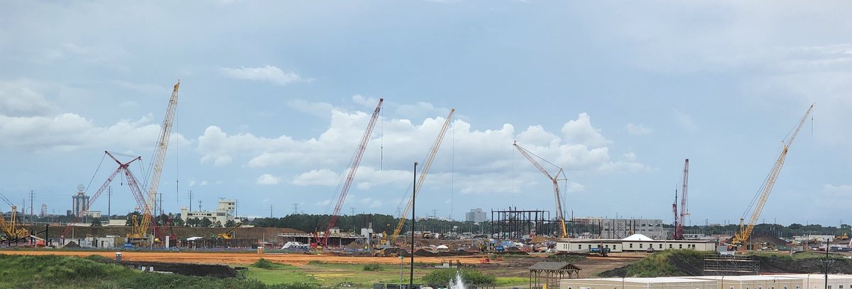 And for something different, here's a shot of Epic Universe as seen from my apartment. 

#epicuniverse #universalstudios #universalorlando #supernintendoworld #themepark