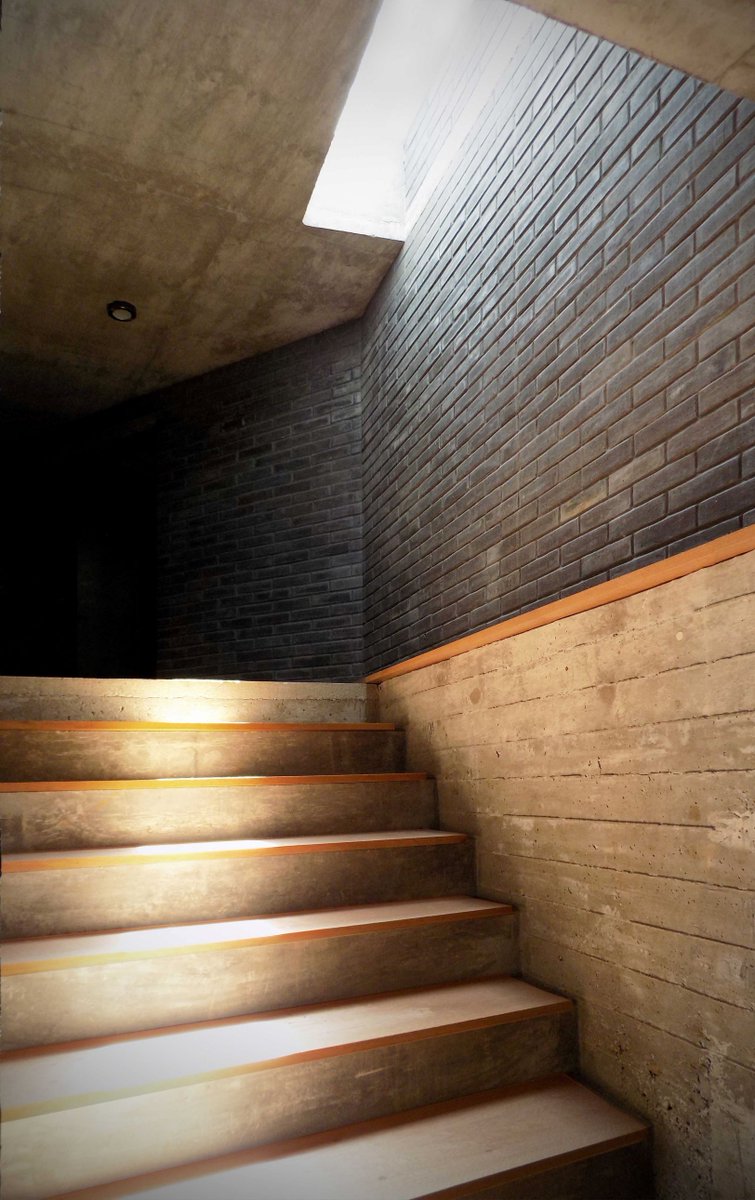 PodioMX's tweet photo. De Portada: Casa Dual por VETA

Leer más 👉 https://t.co/bkHWXBOF2z

@veta_arq #arquitectura #interiorismo #diseño #Residencial #espaciosparavivir #EspaciosParaDisfrutar #desdeelpodio https://t.co/mSWDIKjoqR
