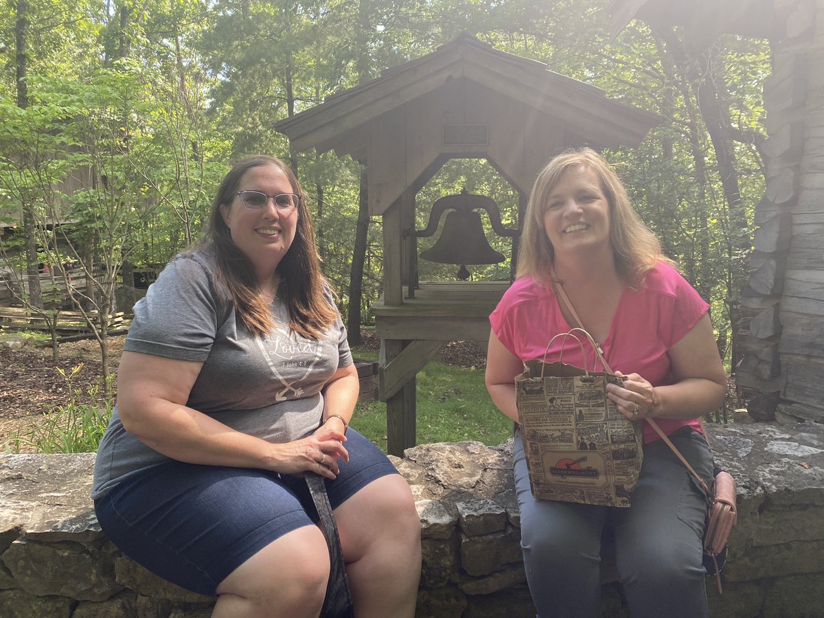 melh5566_hunt's tweet photo. Day 4- summer road trip included Silver Dollar City with @jbaldwin_books. Talk about FUN! #roadTrip #jennisNOTinnocent https://t.co/PWChICbbsq