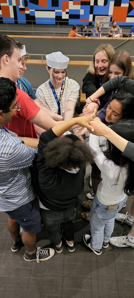 Can you slove the human knot? #IAHOBY #championleadership <a href="/HOBY/">Hugh O'Brian Youth Leadership</a>