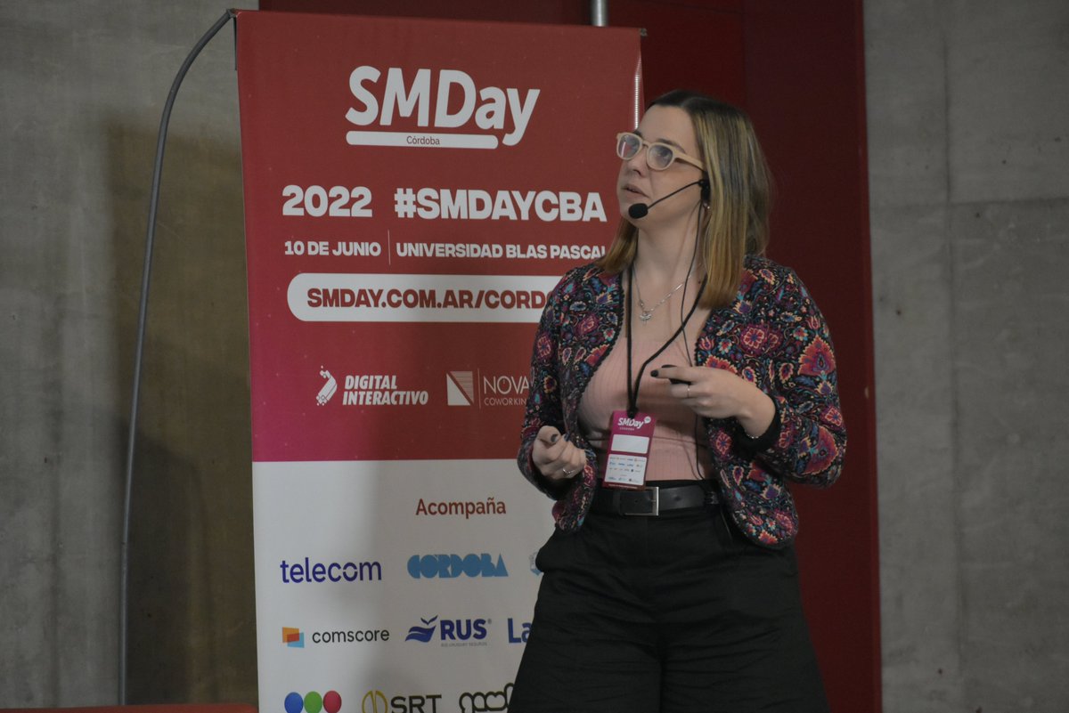 ubpascal's tweet photo. 📌 El proceso de transformación digital de medios de comunicación hasta los fast channels 

🗨 "El 92,3% de los usuarios utilizan el smartphone mientras mira televisión", María Sol Beldi, CEO de @dps_latam 

#SMDayCBA https://t.co/eF33JqMHv0