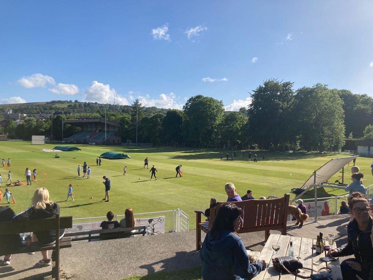 Eugene Cross Park looking glorious for tonight’s <a href="/allstarscricket/">All Stars Cricket</a> session 🌟

The parents making the most of the facilities at <a href="/EbbwVale_CCP/">Ebbw Vale Community Cricket Pavilion</a> too ….don’t blame them 🍾☀️