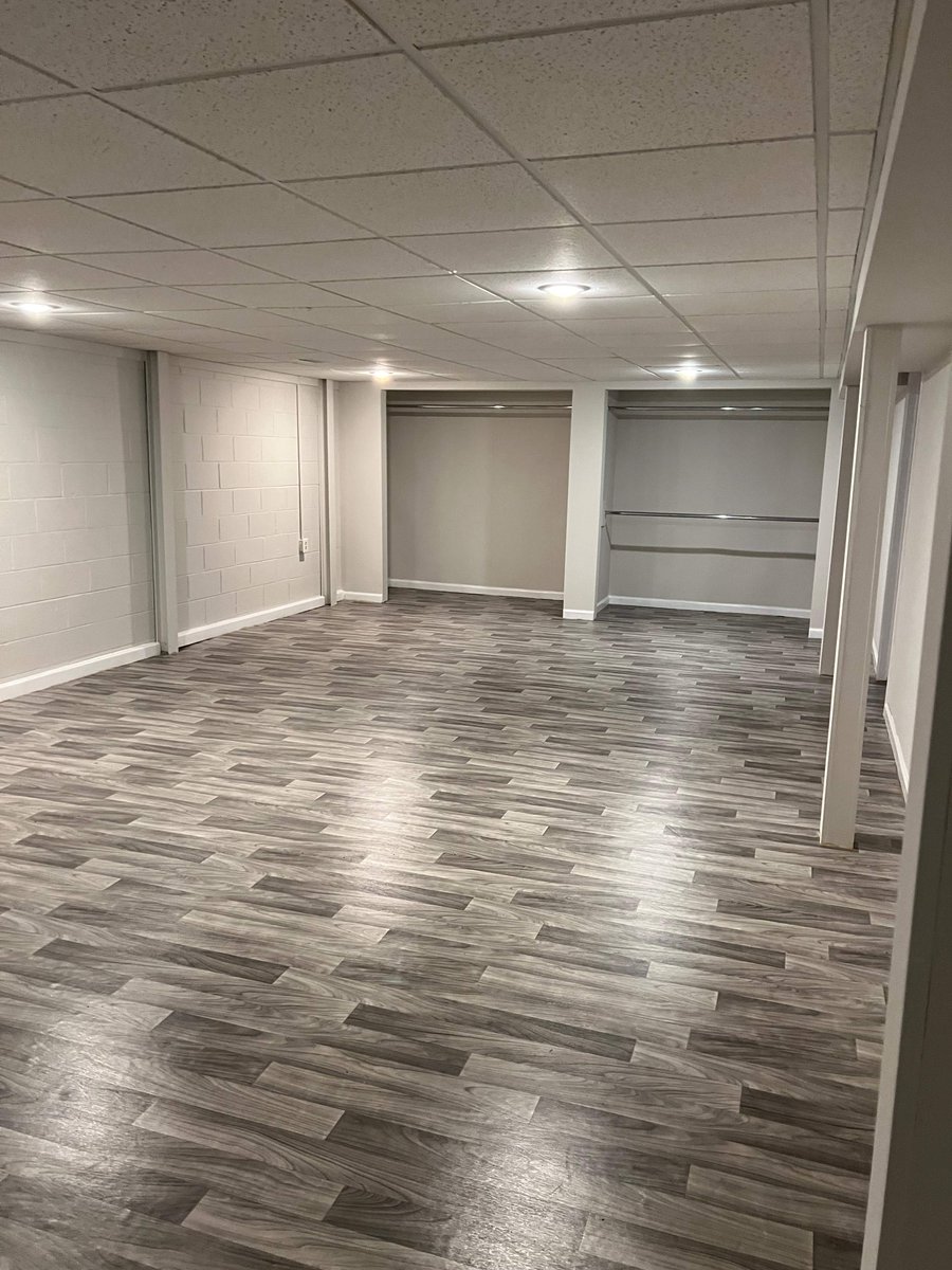 HomeHelpersSol's tweet image. The basement &amp;amp; kitchen cabinets were finished at our Grand Blanc house &amp;amp; it's looking great! Next is cleaning &amp;amp; photos, then it will be listed!🏡✅⁣⁣
⁣⁣
If you'd like to sell fast for cash, Give us a call📲248-783-8009 or go to our website➡️HomeHelpersSolutions.com