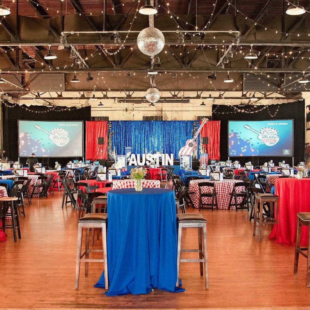 HELLO AUSTIN! 🎸
 
​​Rentals: @eventuresinc ​
Venue: @okcfarmersmarket ​
A/V: @cnsproductionsok ​
Truss: @toucan_okc ​
Marquee Letters: @alphalitokc
​Photo: @maddilancephotos
​Entertainment: <a href="/driveband/">DRIVE</a>