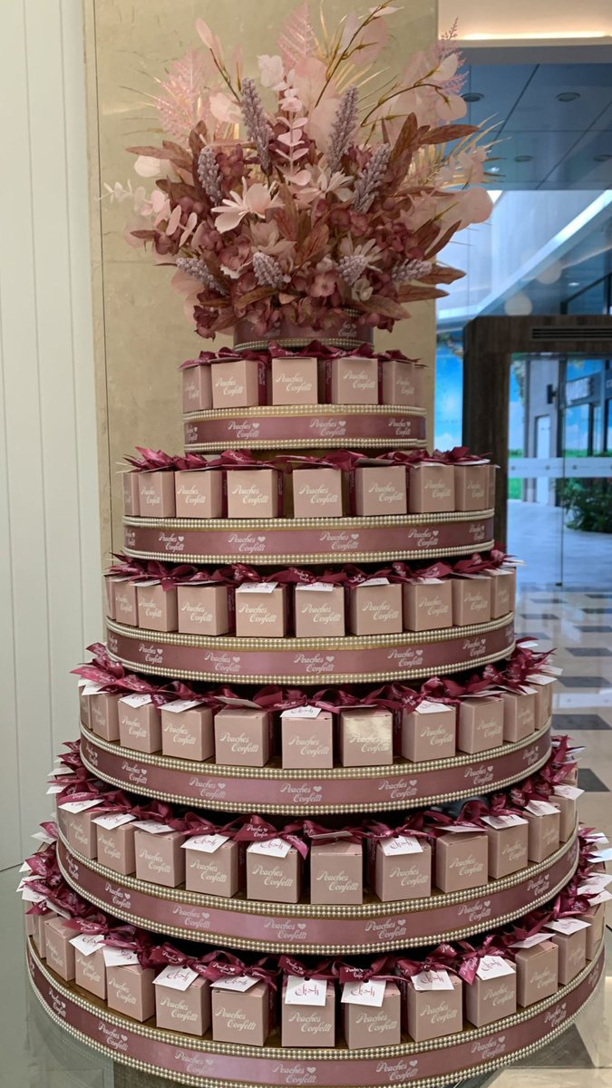 Lovely giveaway tower from my small shop #peachesconfetti in #modamall #wedding #اعراس #اعراس_البحرين #مناسبات #توزيعات #هدايا #تخرج_2022