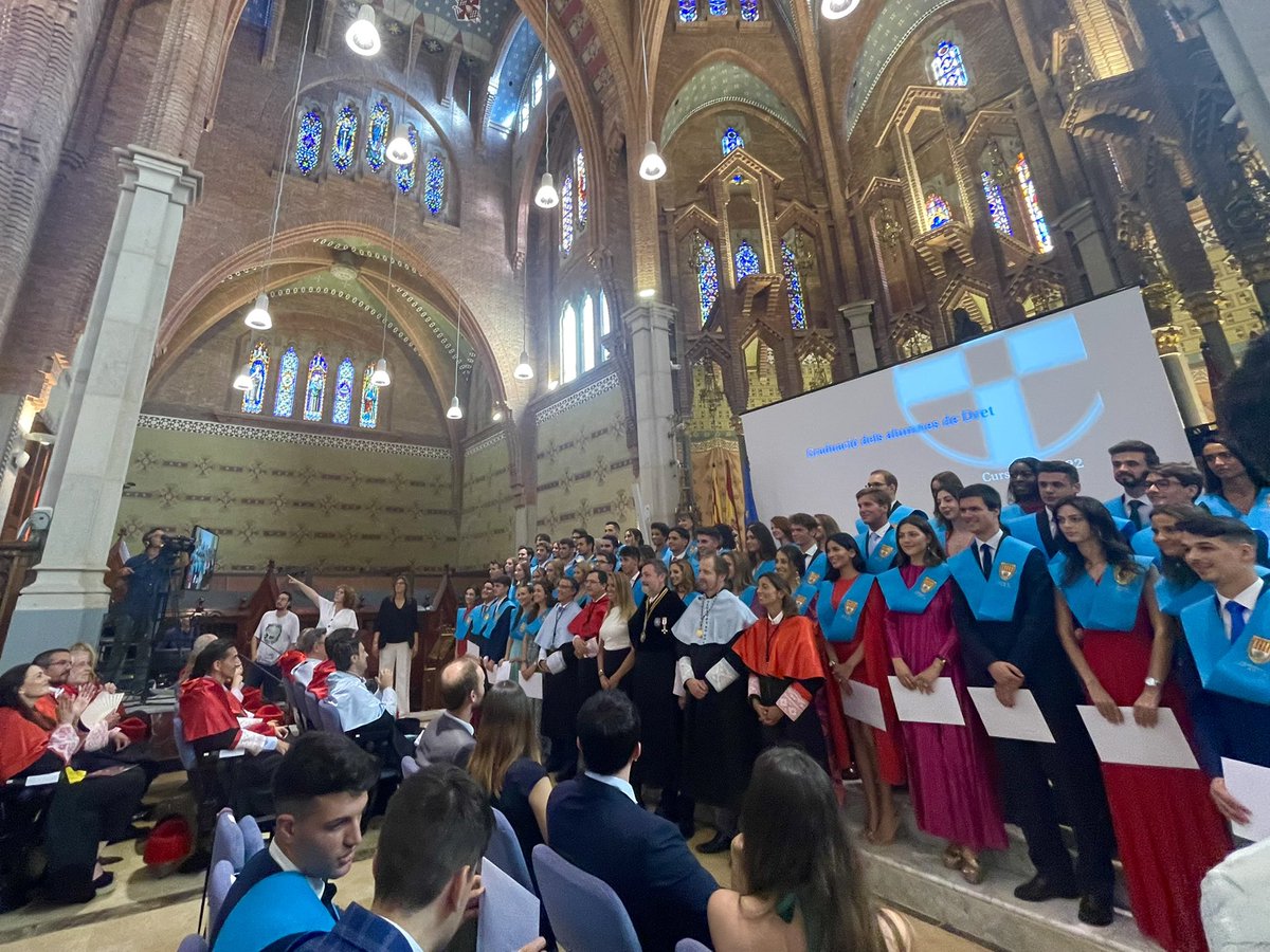 MariaEugeniaGay's tweet photo. Con mucha ilusión he amadrinado los grados de Derecho, Criminología y Seguridad y Ciencias Sociales de la @UAOCEU, merecido reconocimiento a años de esfuerzo, recompensa a la perseverancia y la constancia. https://t.co/wzYuzPMZeV