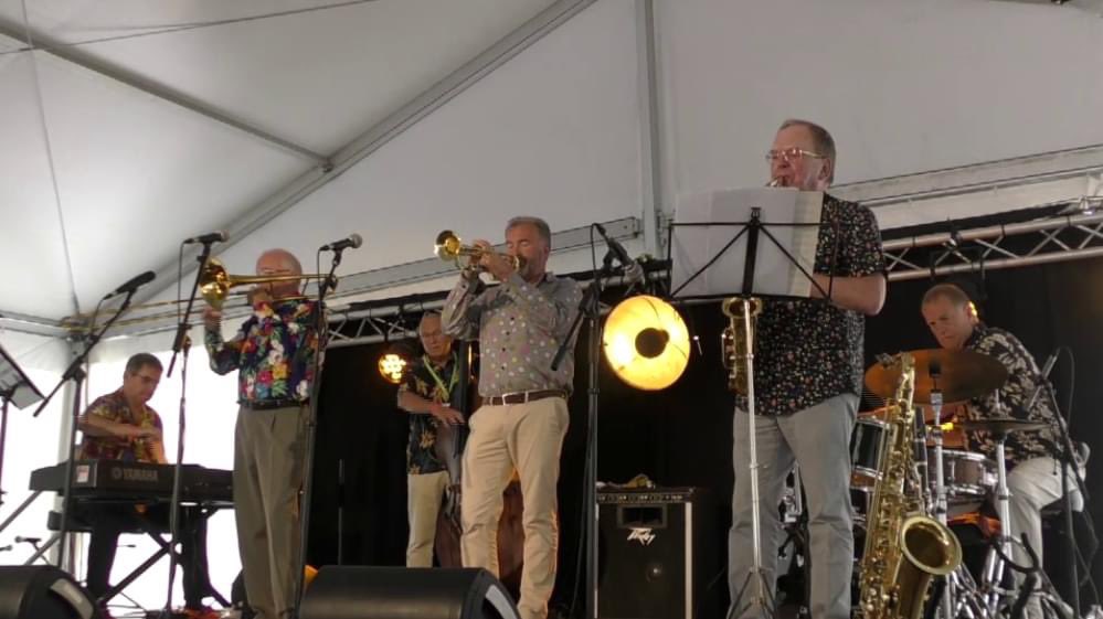 Tad Newton's Jazz Friends with guest Lester Brown will be performing classics from Duke Ellington, Count Basie, Ray Charles, Dizzy Gillespie and more.

8pm Sawpits Centre, #towcester Fri 17 June Enjoy their performance with a drink from the on-site bar. 

#towcestermusicfestival