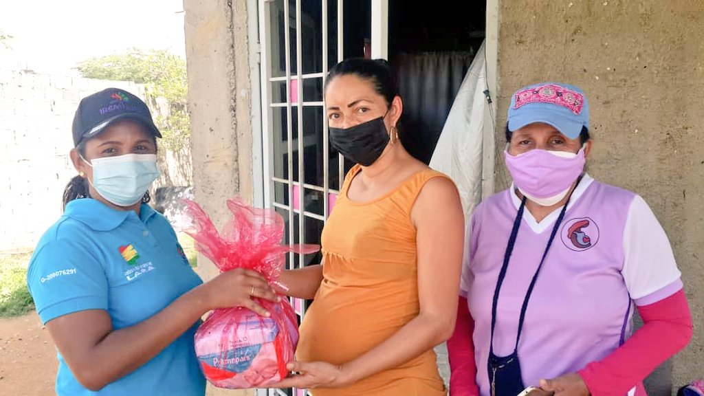 IremujerlaraO's tweet photo. Entrega de Kits Materno Infantil en Visita Casa a Casa en las Comunidades de Las Tunitas, Libertad III y Villa Juana de la Parroquia El Cují, cumpliendo con las medidas de Bioseguridad. https://t.co/FLl1WxGt2O