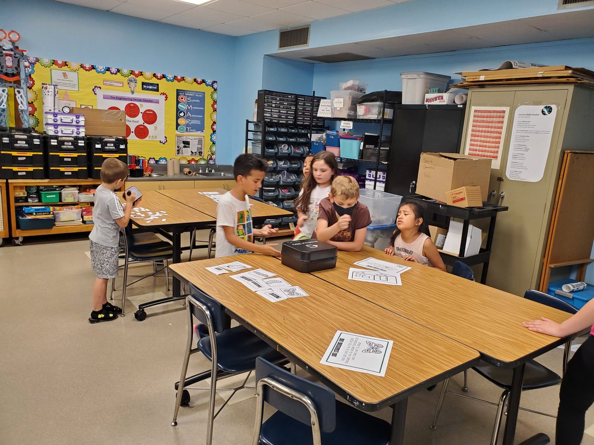2ndViola's tweet photo. What a fun way to end a week! Breakout Edu with Mr. Grammerstorf. Insects never looked so cool and that is tough to say! https://t.co/DR9Hk1Lkb8