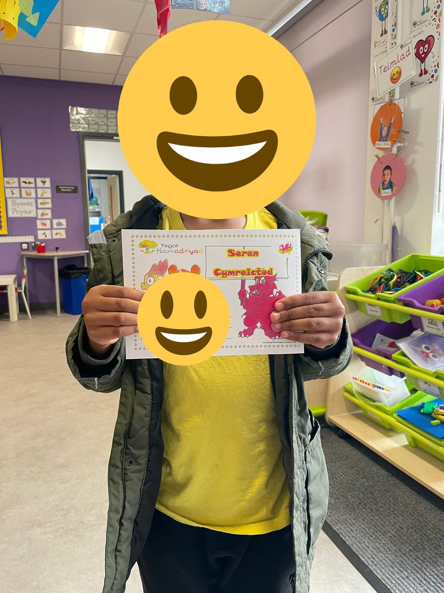 Llongyfarchiadau enfawr i Seren Cymreictod yr wythnos hon! ✨🏴󠁧󠁢󠁷󠁬󠁳󠁿 Ymdrech fawr i siarad a sgwrsio  yn  y Gymraeg gyda’i ffrindiau <a href="/YsgolHamadryad/">Ysgol Hamadryad 🏴󠁧󠁢󠁷󠁬󠁳󠁿</a> <a href="/CCHamadryad/">🏴󠁧󠁢󠁷󠁬󠁳󠁿Comisiynwyr Cymraeg Hamadryad</a>