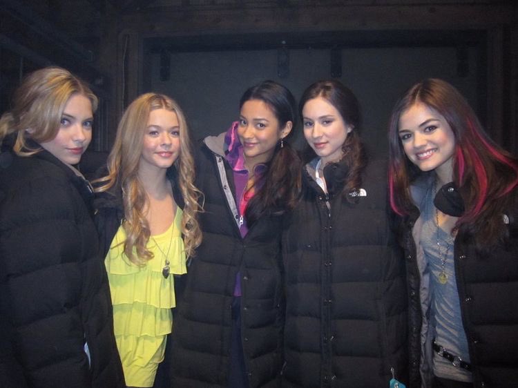 treegan_spobyy's tweet photo. Missing my babies so much 🥺🥺 #PLL #12YearsOfPLL https://t.co/OuxWW0diYu
