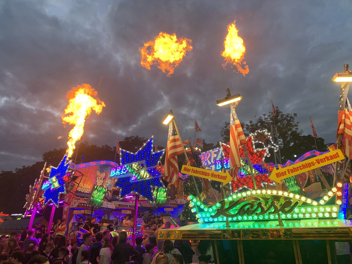 Two years after moving to Germany 🇩🇪 we’re finally getting to experience all the festivals and events. This weekend it’s the Oberurseler #Brunnenfest 🍺🍹 Bring on summer! #awesome #fun