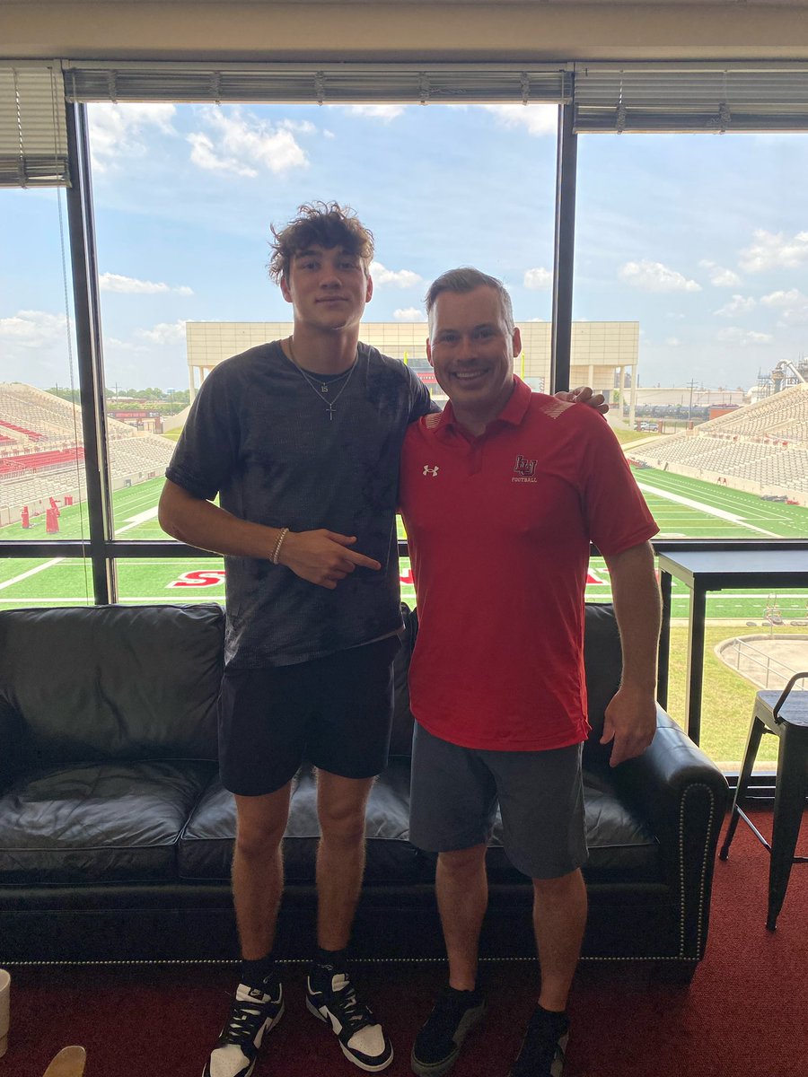 Ashton Schumann tweet media