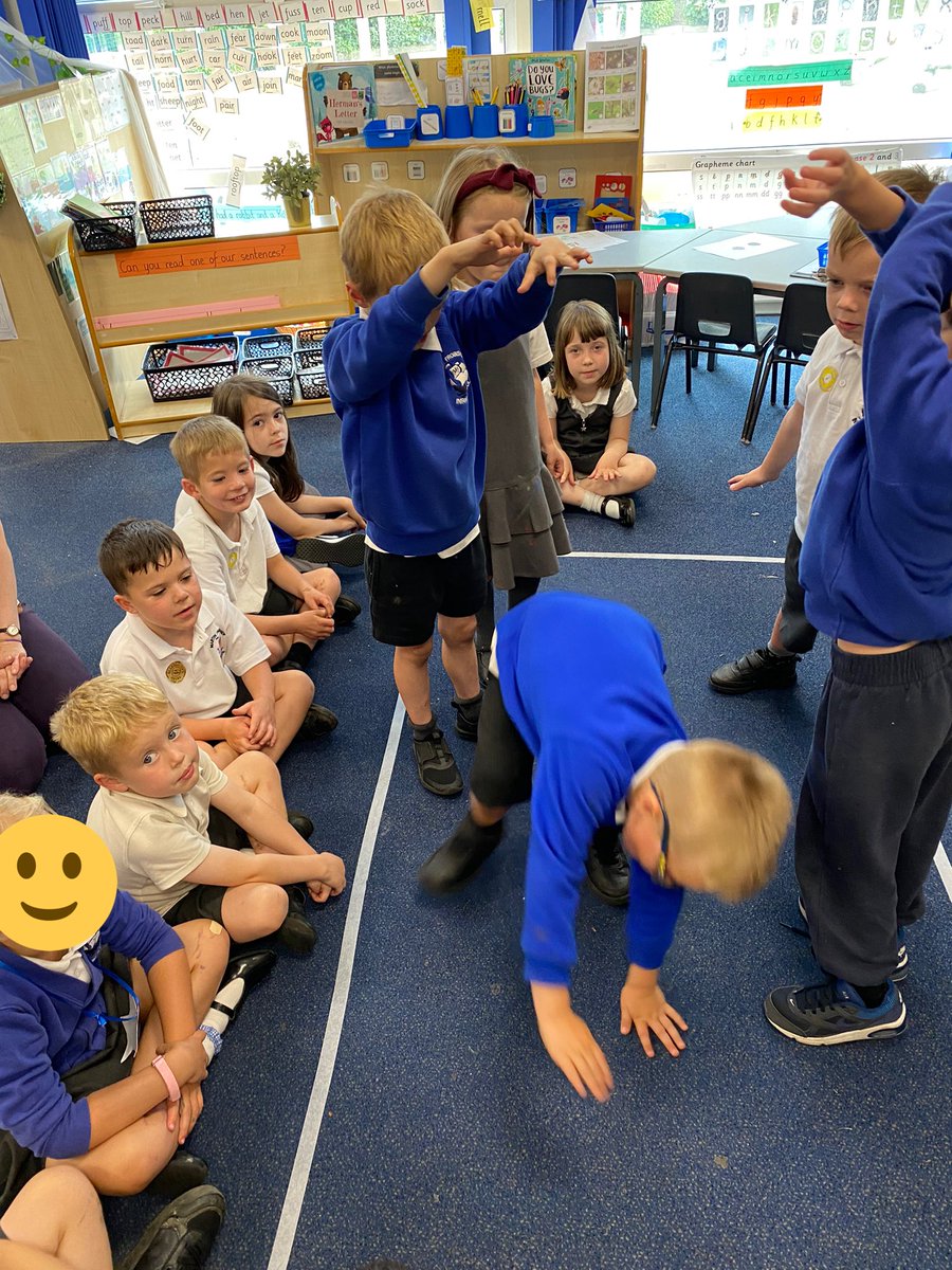 MFinfantschool's tweet photo. Rainbowfish children enjoyed performing our Nursery Rhyme of the Half Term βIncy Wincy Spiderβ they enjoyed getting on the stage to act out the different parts of the rhyme. π·πΈπ¬π #MFrainbowfish #Helicopterstories #MFead https://t.co/dT2xiHzPh2