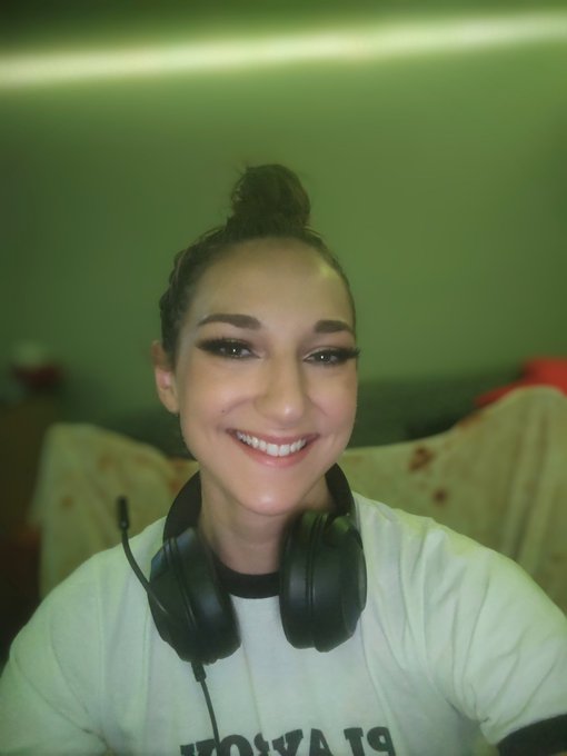 1 pic. Going live on Twitch!! Then following up on Onlyfans!!

https://t.co/CjDIHmDmRu https://t.co/