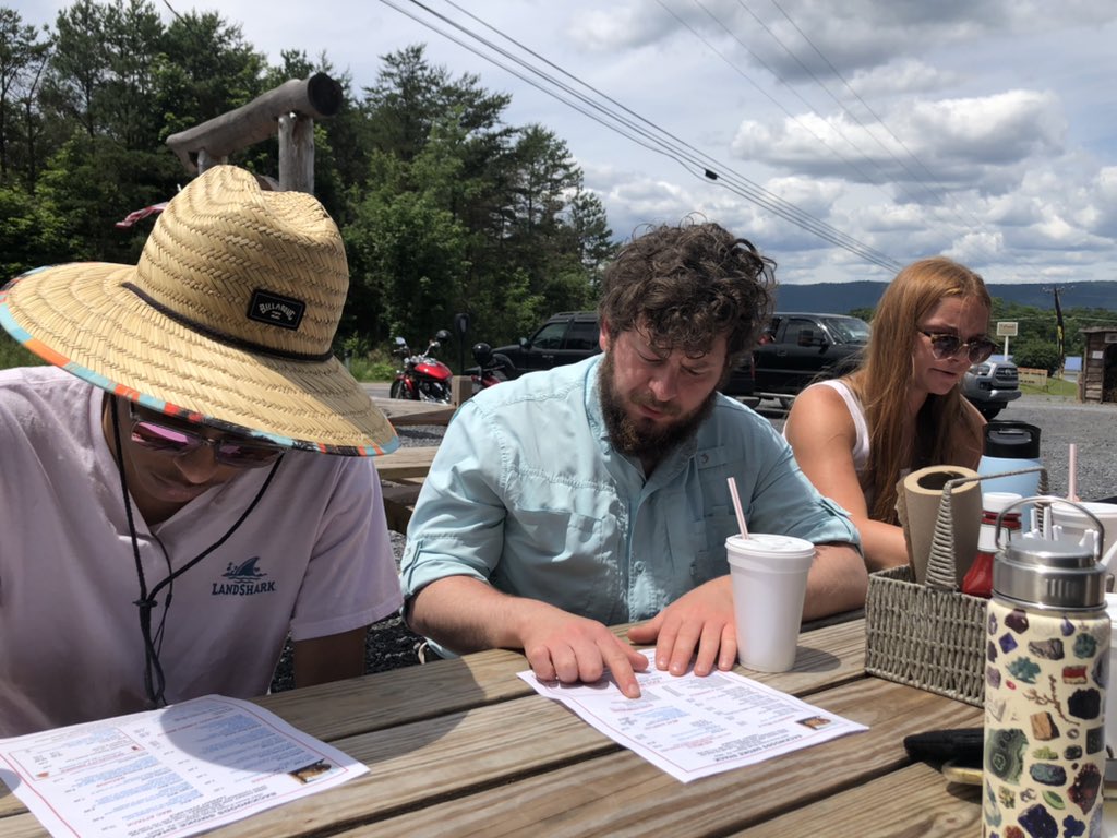 VanmeterKVM's tweet image. Followed up by a great barbecue lunch at the Backwoods Smoke Shack #VanMeterLab 3/3