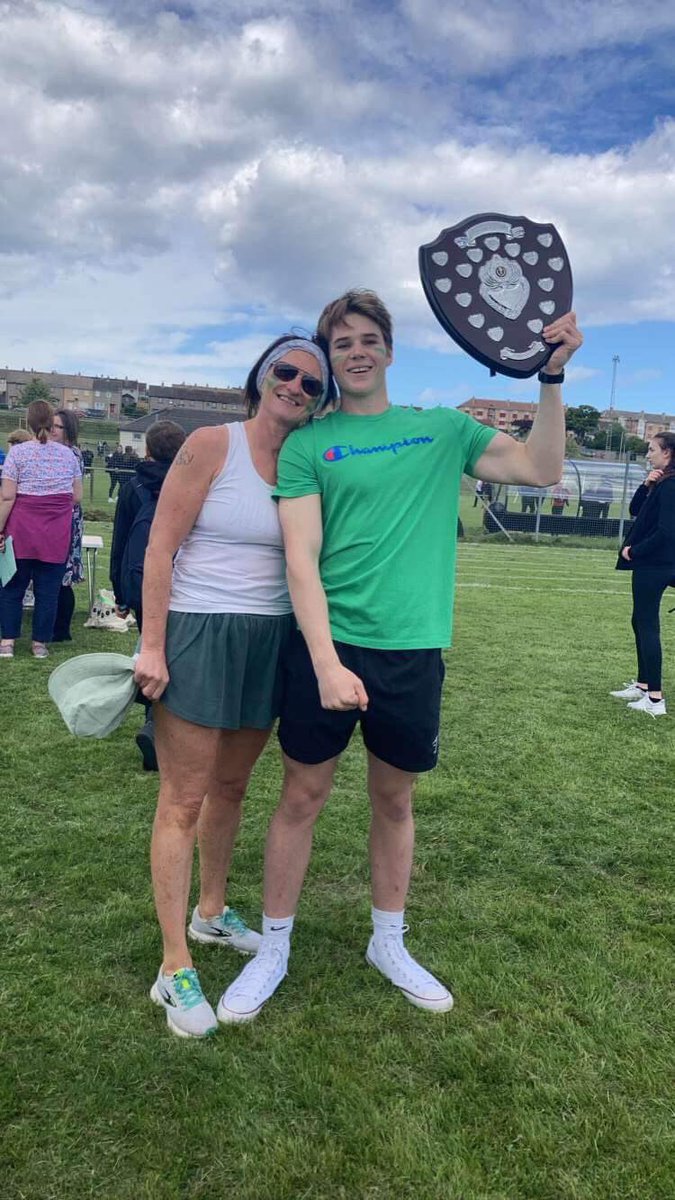 And the winners of sports day 2022……. KINNEDDAR House!! Delighted!! Well done everyone 🤗@LossieHigh @lossiehigh <a href="/lossiehighPE/">LossieHighP.E</a>