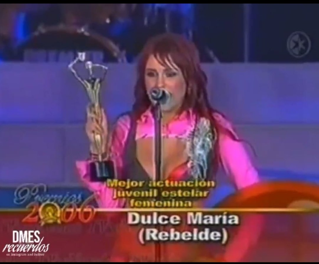 dm_gif's tweet image. -Dulce Maria anos 2000s estreia como solista seu álbum é líder de vendas no México e ganha disco de platina por vendas físicas no Brasil 
- Ganha prêmio como melhor protagonista da novela de maior sucesso juvenil Rebelde
- Seu solo (No pares) ganha prêmio como melhor do grupo.