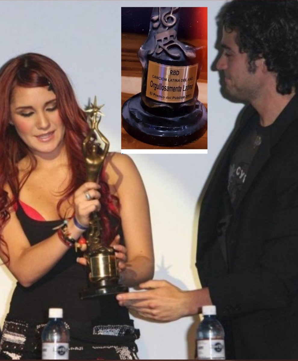 dm_gif's tweet image. -Dulce Maria anos 2000s estreia como solista seu álbum é líder de vendas no México e ganha disco de platina por vendas físicas no Brasil 
- Ganha prêmio como melhor protagonista da novela de maior sucesso juvenil Rebelde
- Seu solo (No pares) ganha prêmio como melhor do grupo.